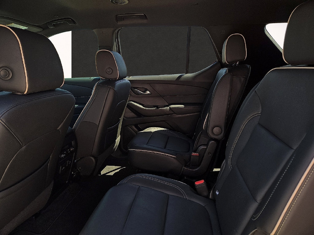 Used 2023 Chevrolet Traverse Premier FWD image 10