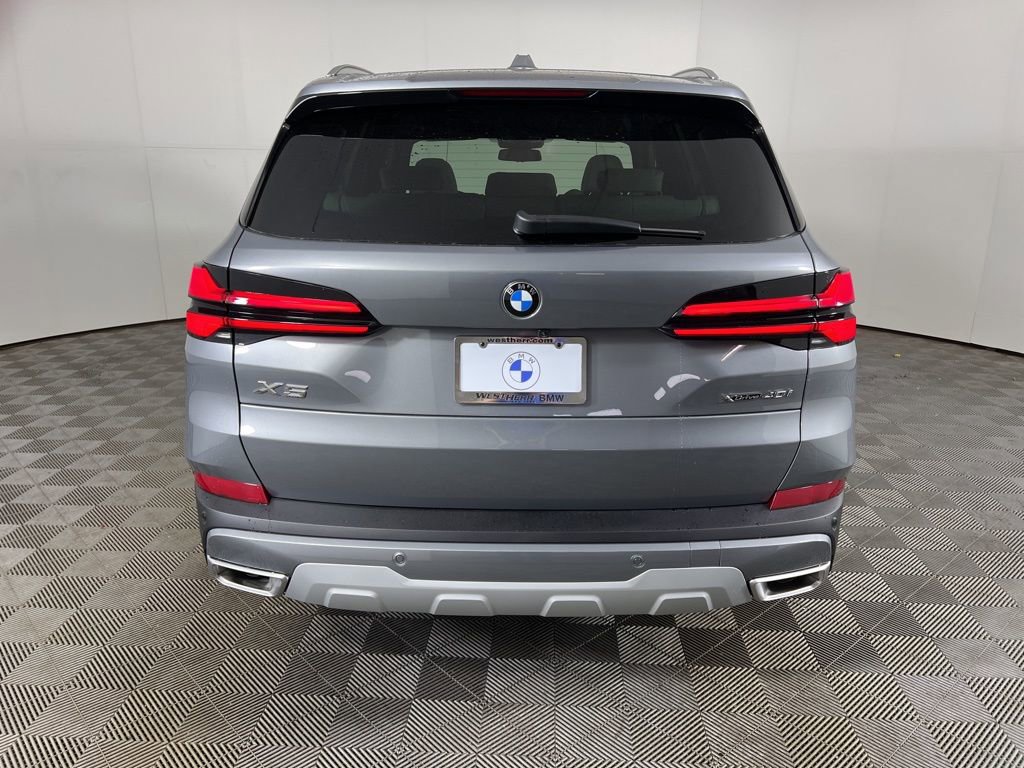 New 2026 BMW X5 xDrive40i w/ Parking Assistance Package image 3