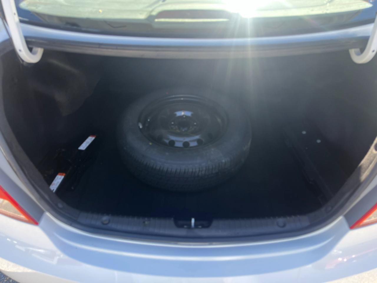 Used 2015 Hyundai Accent GLS FWD image 23