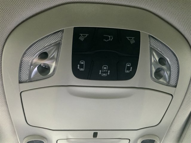 Used 2023 Chrysler Pacifica Limited image 42