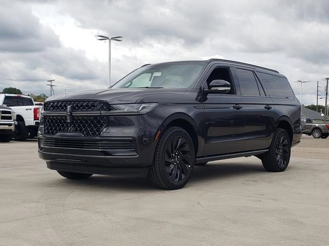 New 2025 Lincoln Navigator L Reserve w/ Jet Appearance Package image 4