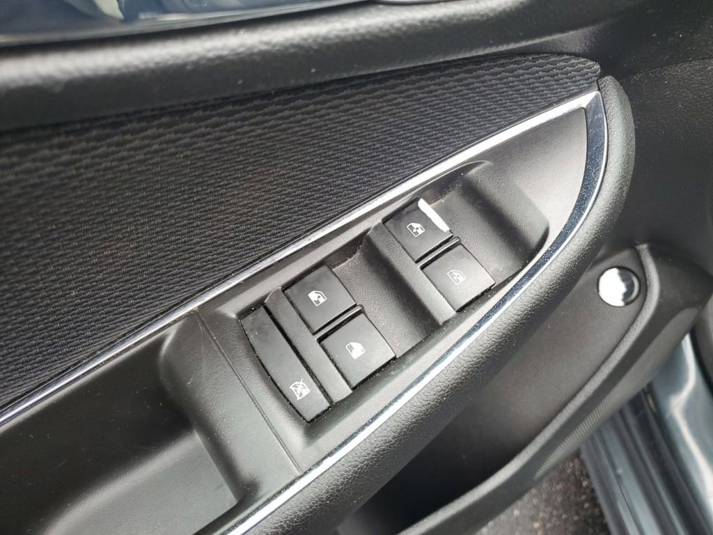 Used 2017 Chevrolet Cruze LT w/ RS Package image 14