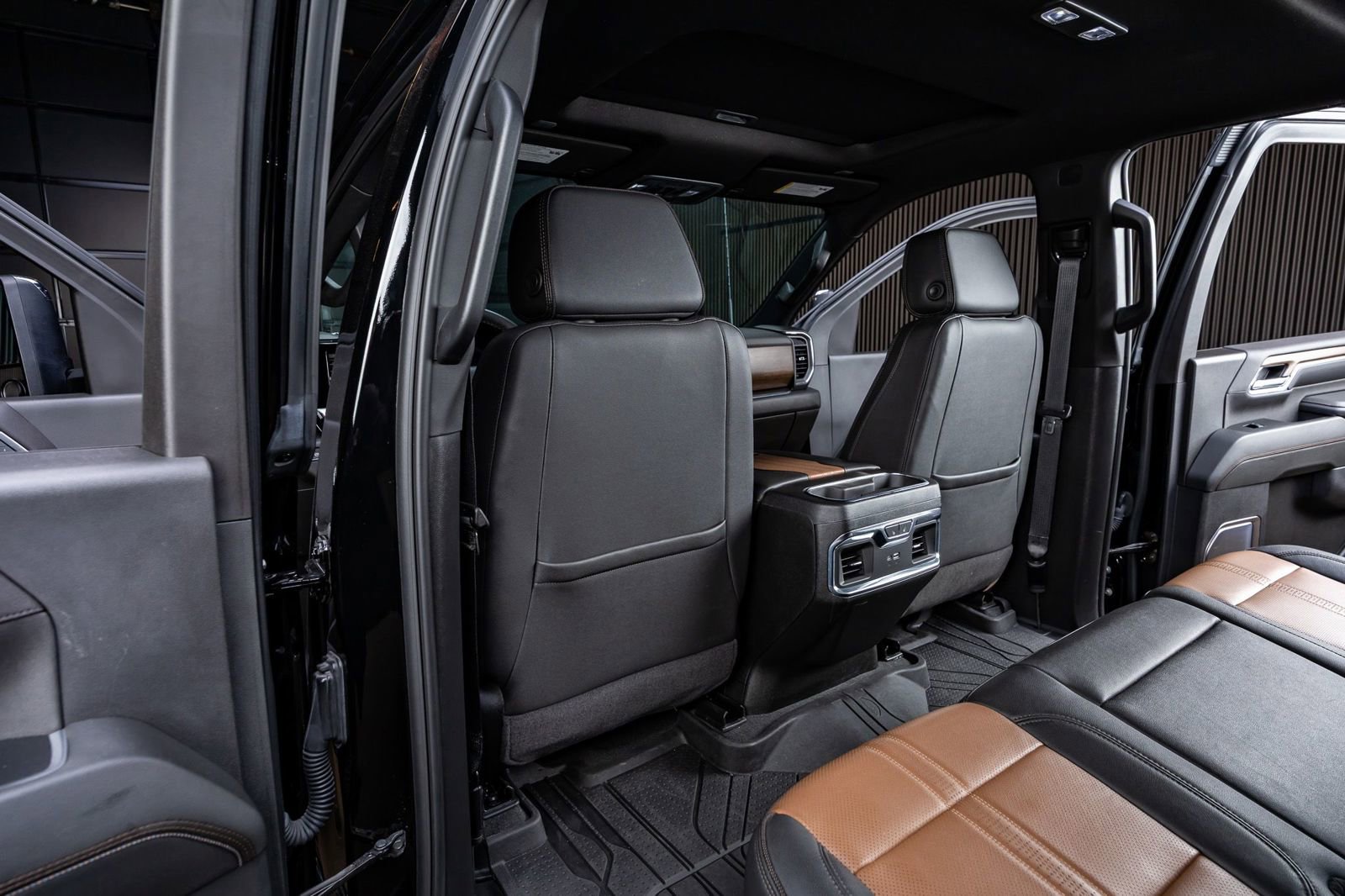 Used 2025 Chevrolet Silverado 2500 High Country w/ High Country Premium Package image 33