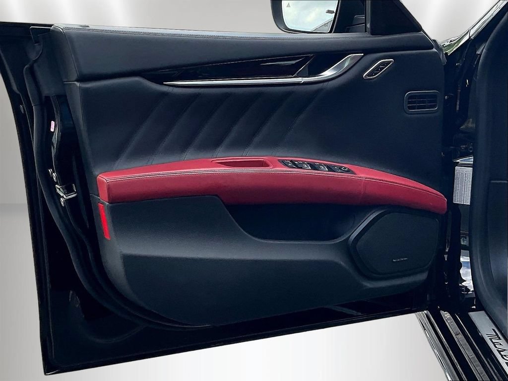 Used 2021 Maserati Ghibli Trofeo RWD image 19