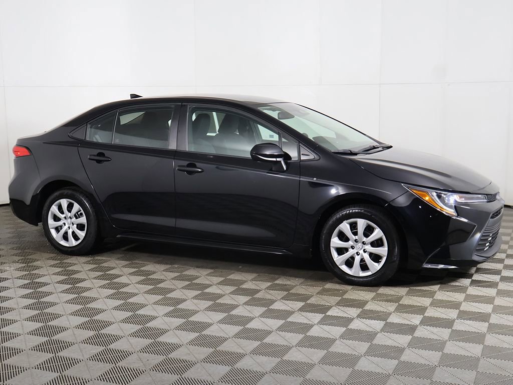 Used 2023 Toyota Corolla LE FWD image 11