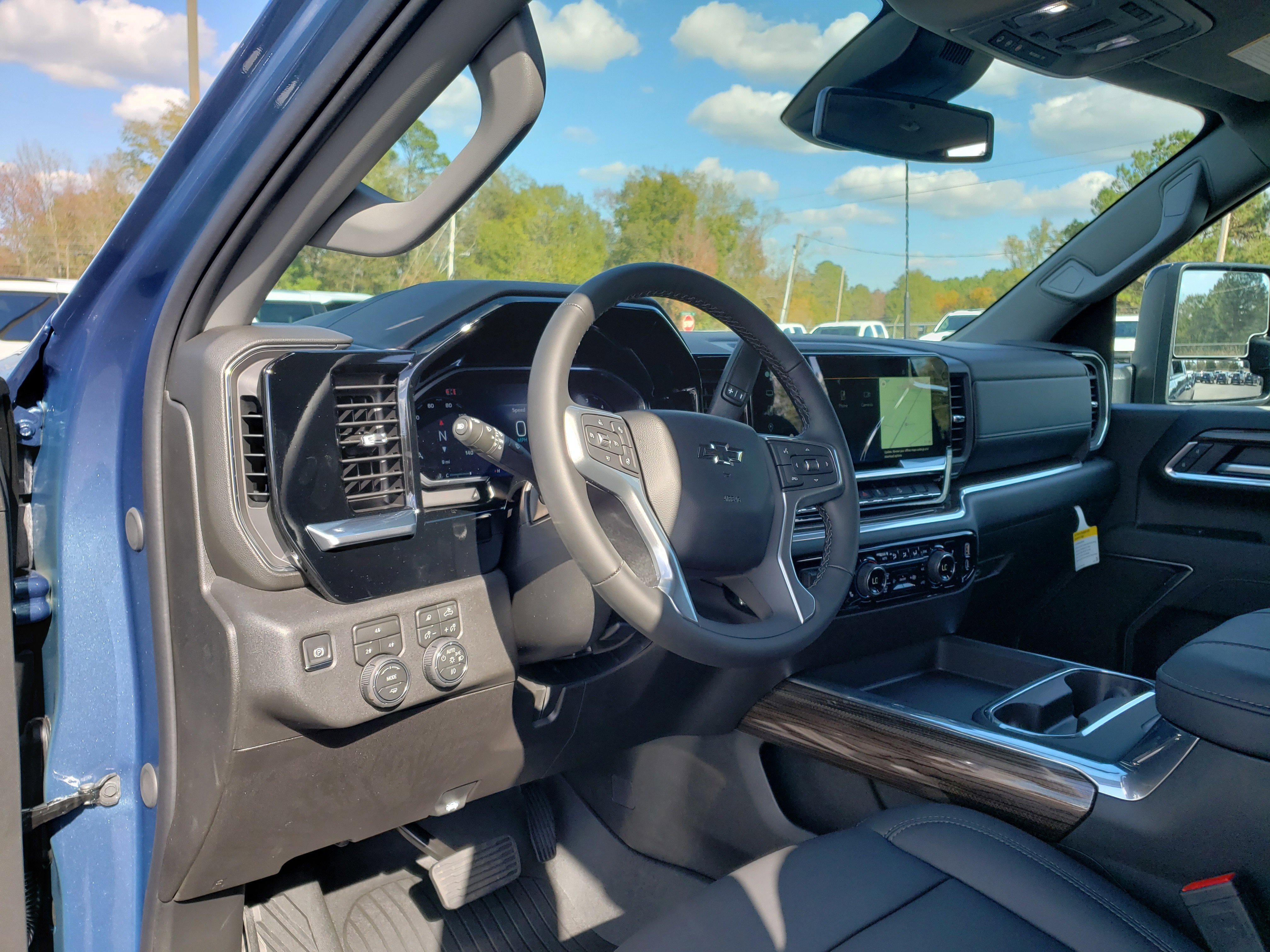 New 2026 Chevrolet Silverado 2500 LT image 30
