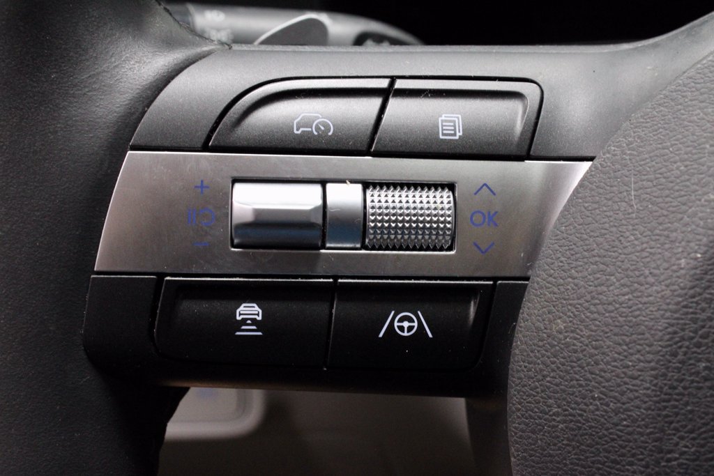 Used 2024 Hyundai Kona Limited AWD/4WD image 27