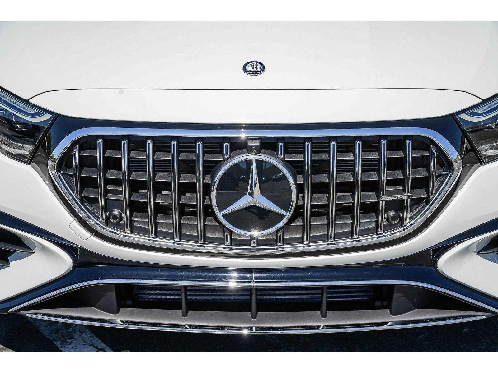 New 2026 Mercedes-Benz E 53 AMG e 4MATIC Sedan image 7