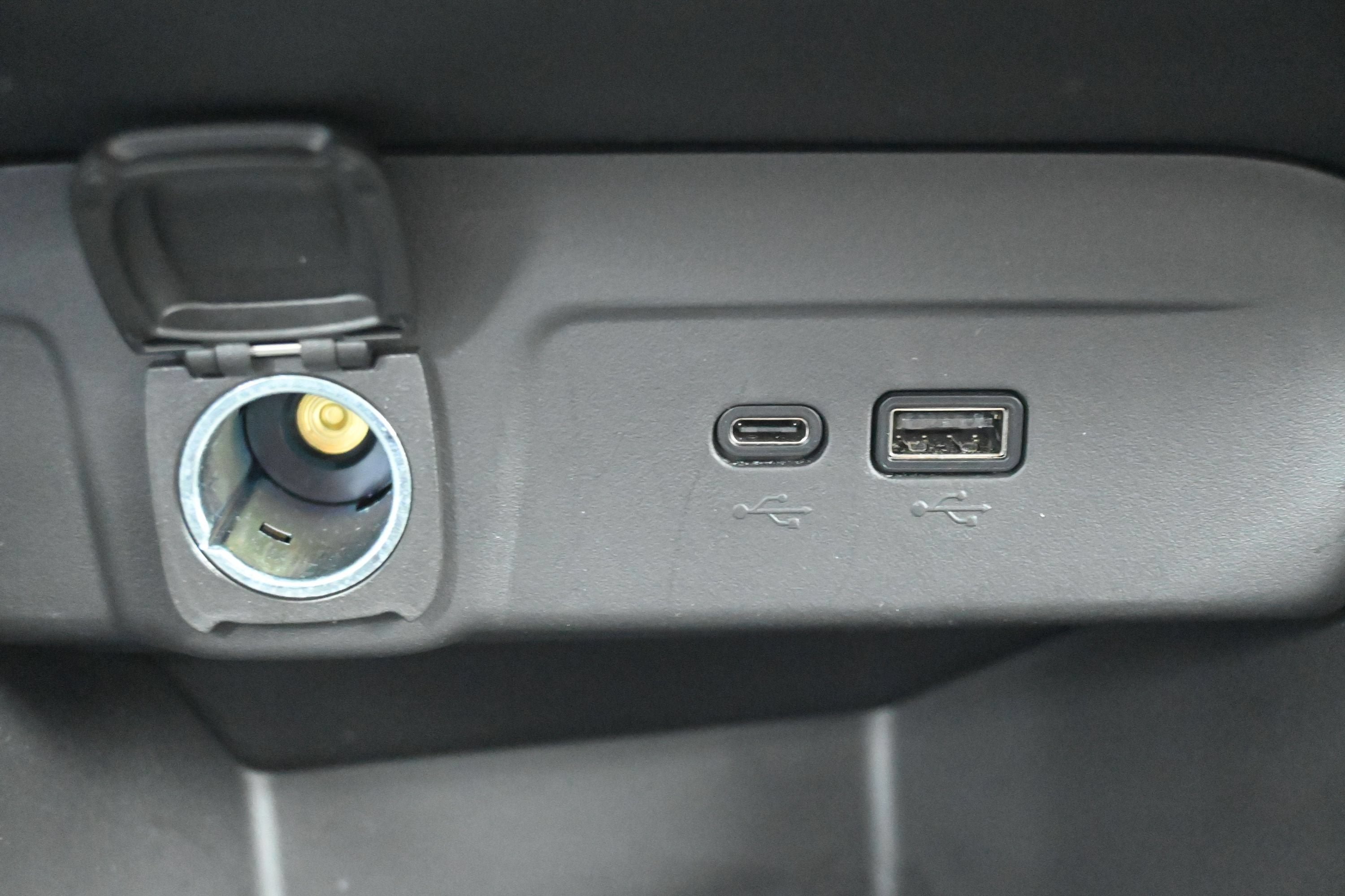 Used 2024 Chevrolet Trax LT FWD image 17