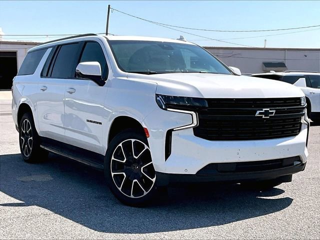 Used 2024 Chevrolet Suburban RST w/ Luxury Package AWD/4WD image 1