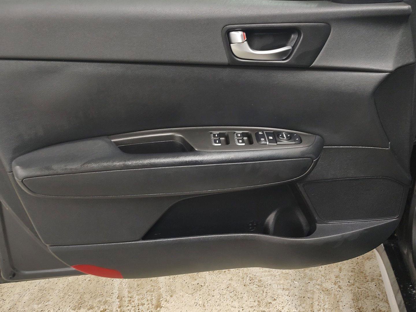 Used 2017 Kia Optima Premium image 17