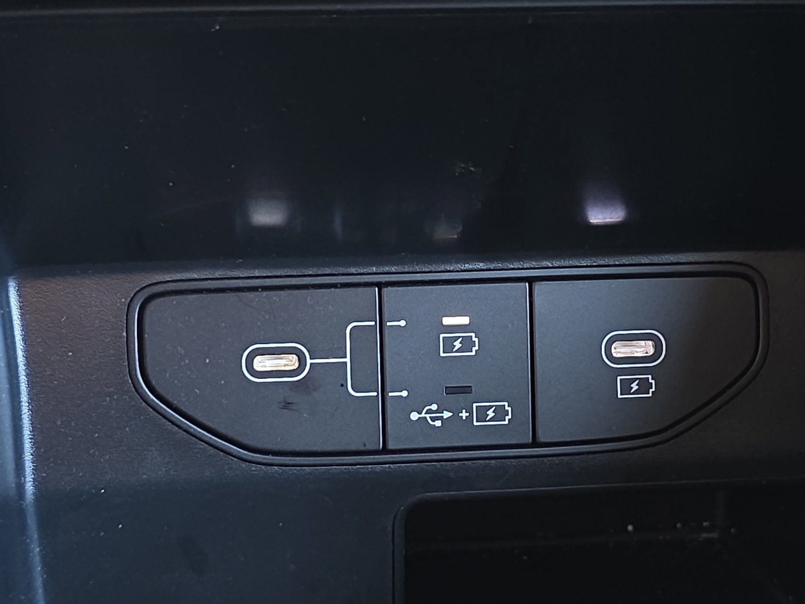 Certified 2025 Kia Sorento LX image 18