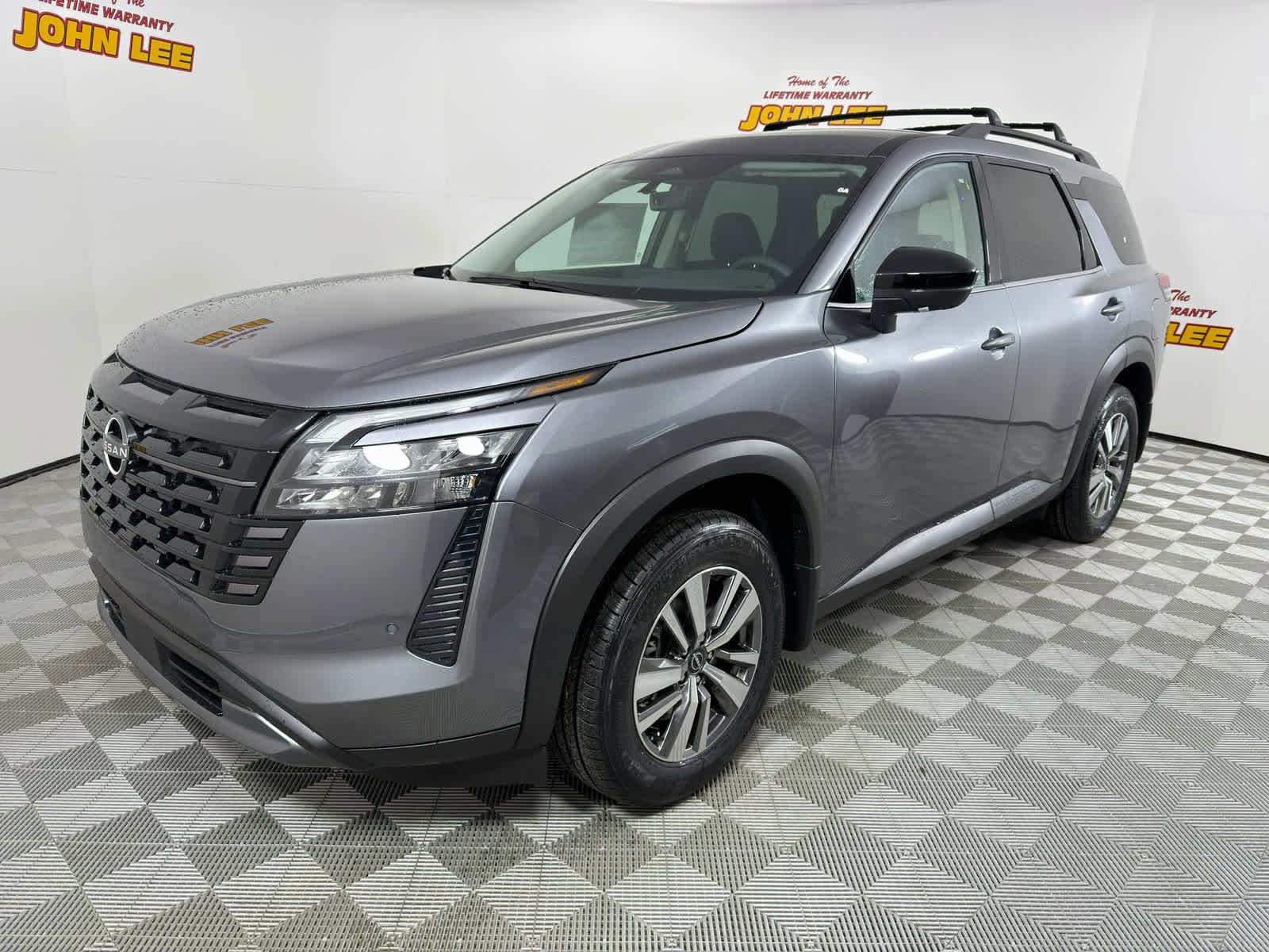 New 2026 Nissan Pathfinder SL image 1