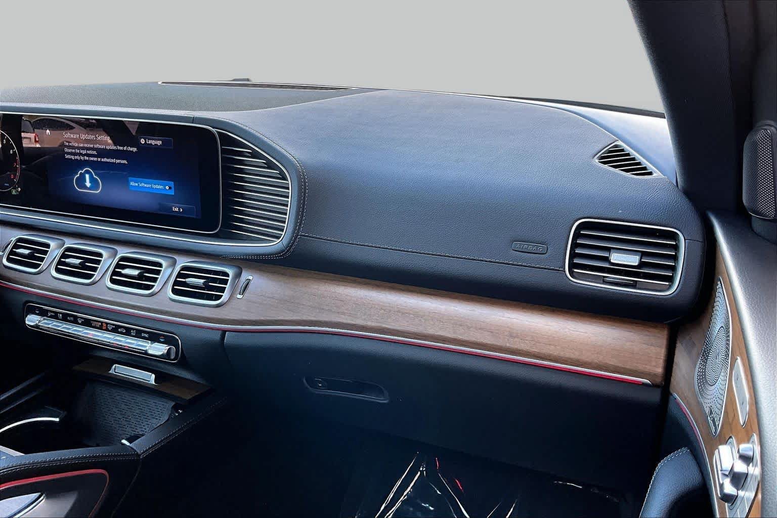 Used 2024 Mercedes-Benz GLS 450 4MATIC image 18