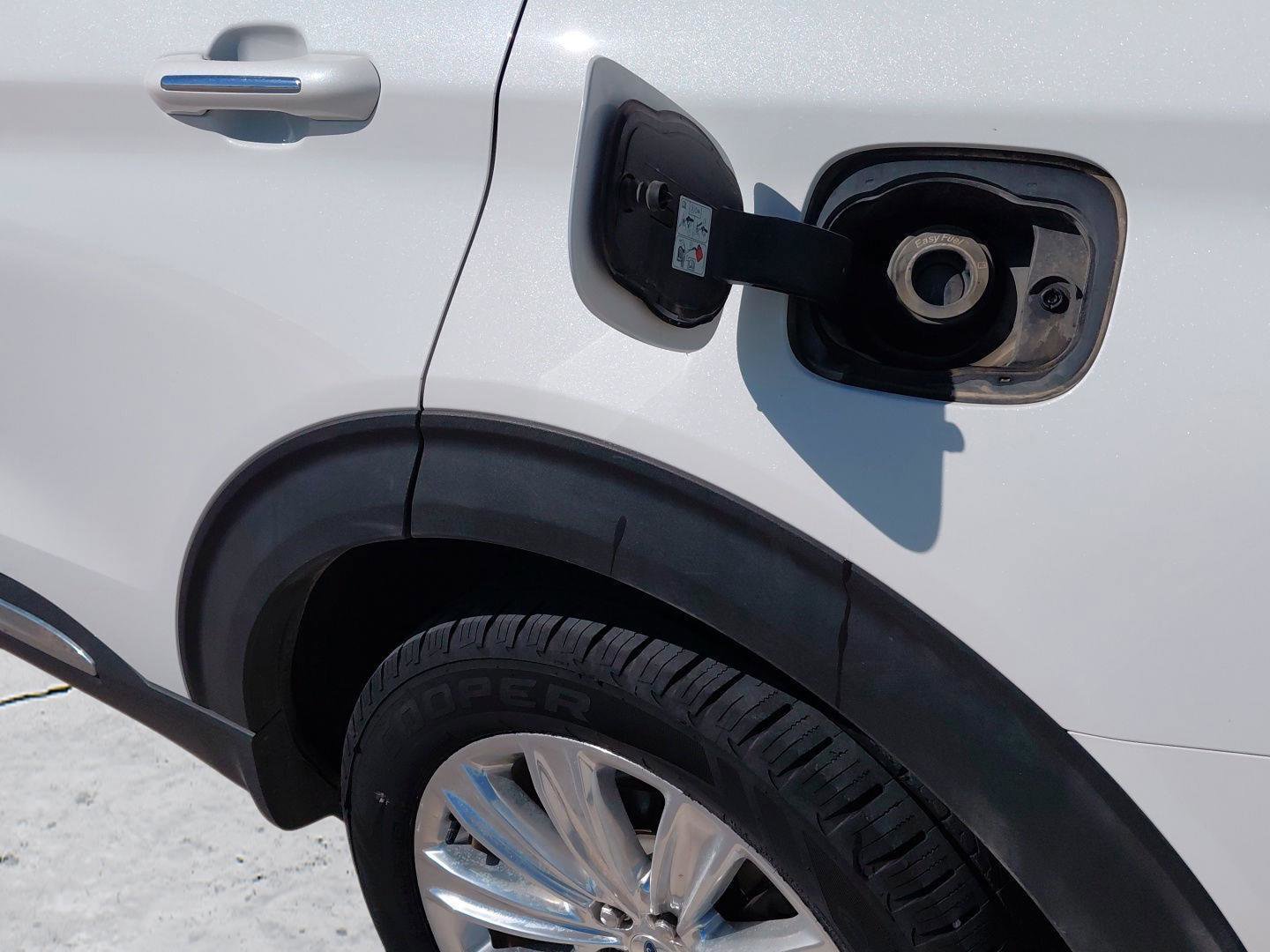 Used 2020 Ford Explorer Limited w/ Class III Trailer Tow Package AWD/4WD image 26