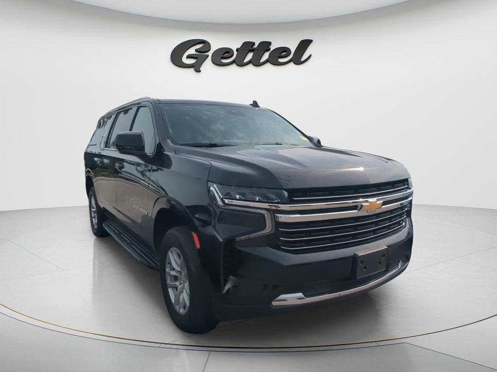 Used 2024 Chevrolet Suburban LT RWD image 13