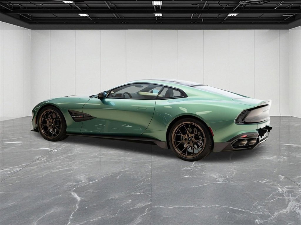 Used 2025 Aston Martin Vanquish image 4