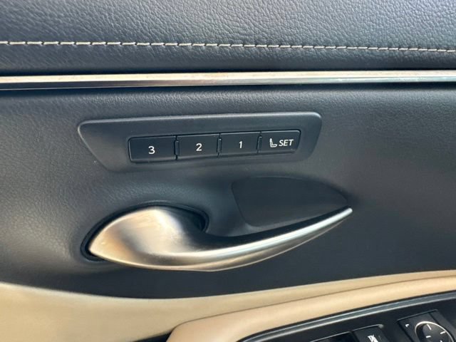 Used 2019 Lexus ES 350 w/ Premium Package FWD image 12