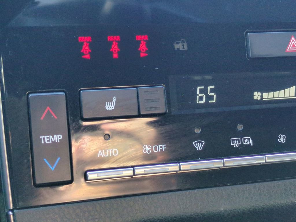 Certified 2022 Toyota Avalon XLE image 22