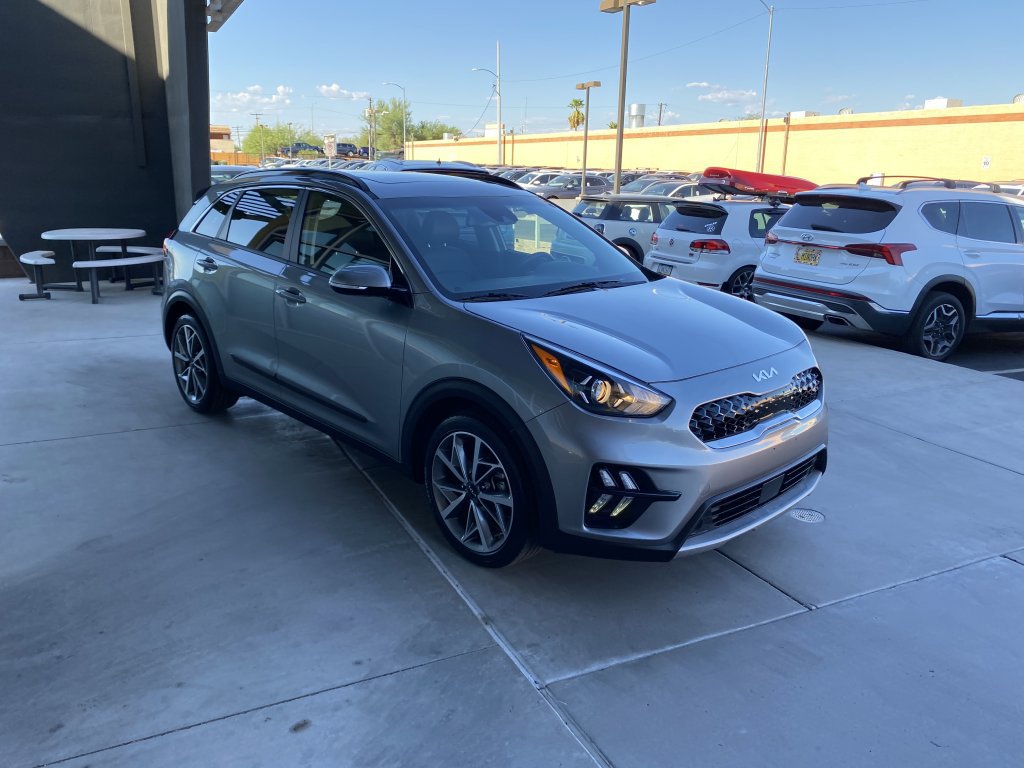 Used 2022 Kia Niro Touring Special Edition FWD image 6