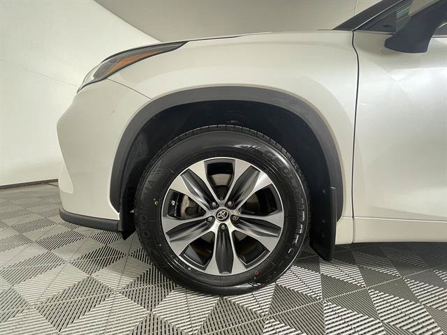 Certified 2020 Toyota Highlander XLE AWD/4WD image 25
