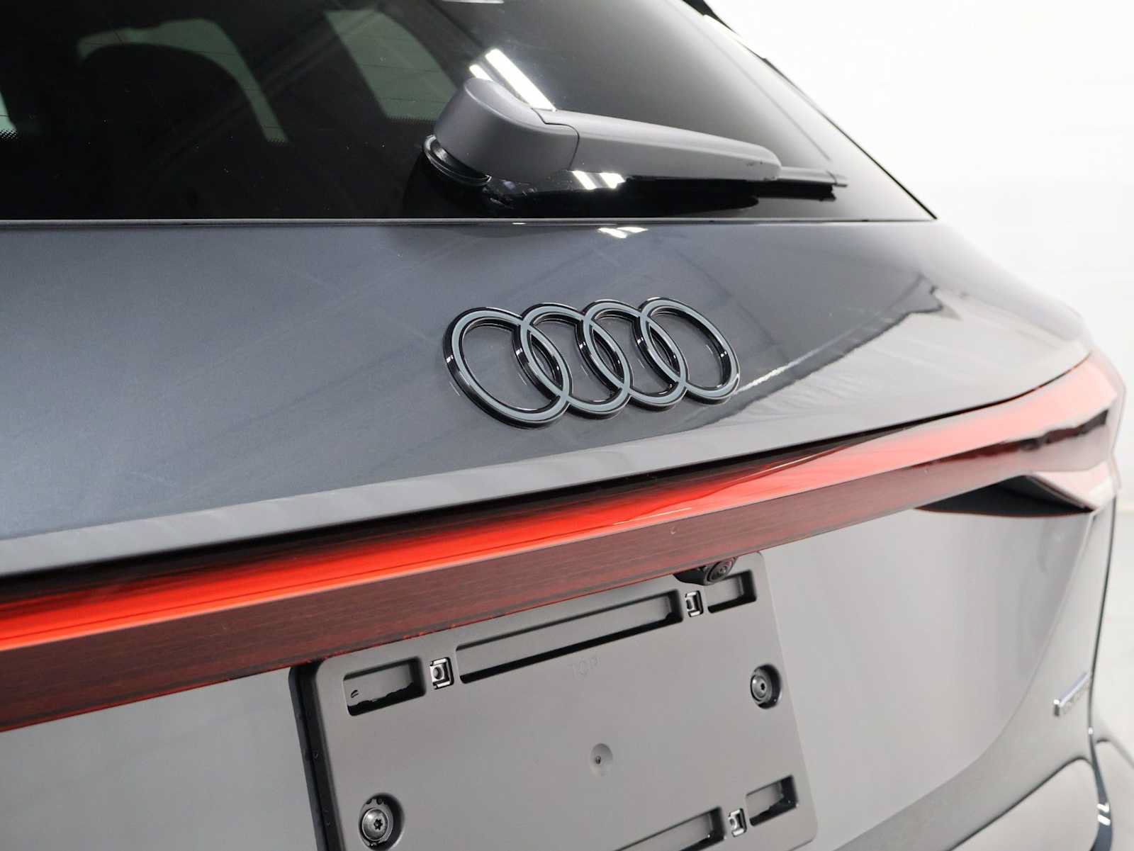 New 2027 Audi Q6 e-tron Premium Plus AWD/4WD image 8