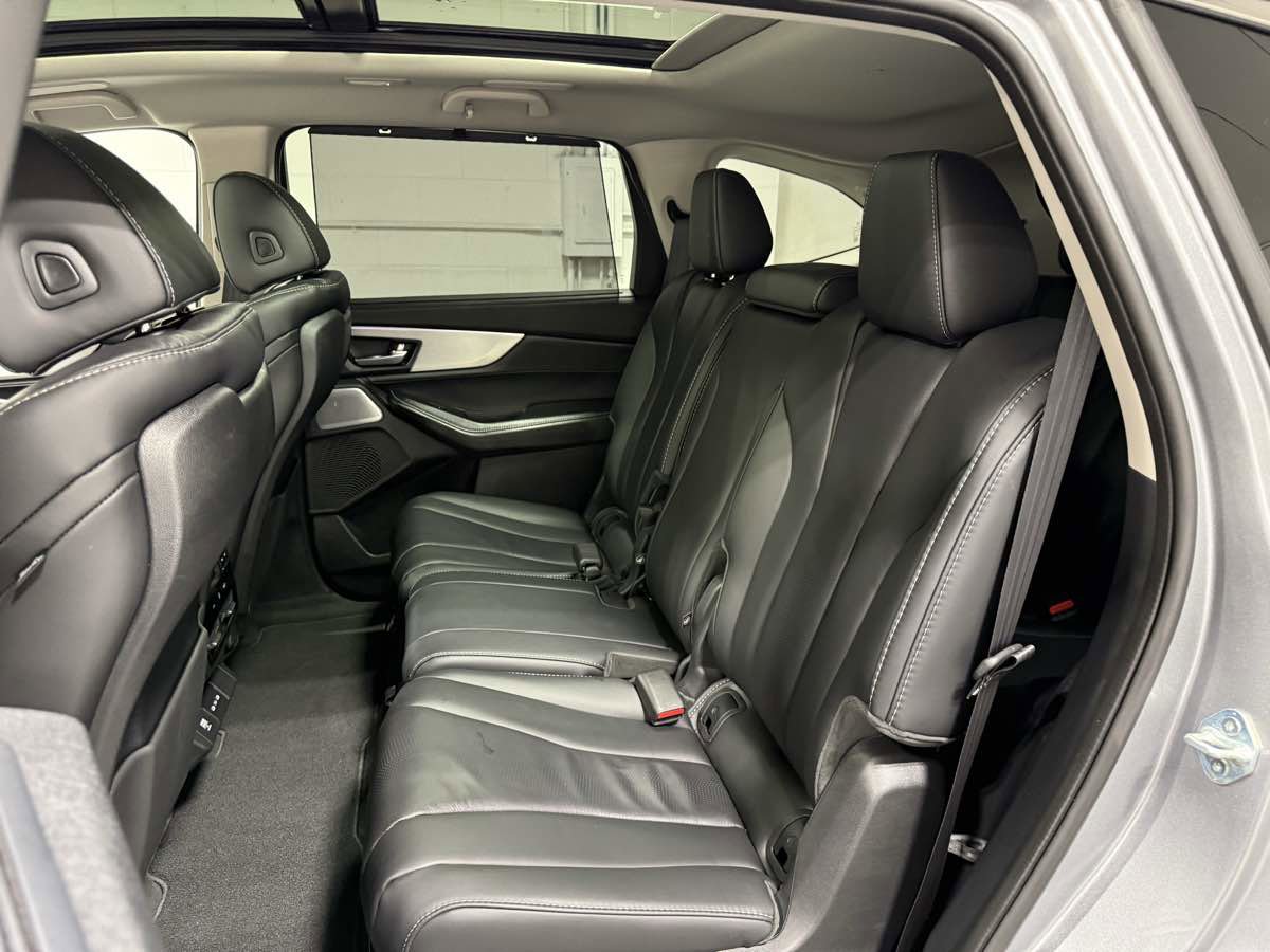 Used 2025 Acura MDX SH-AWD w/ Technology Package image 19