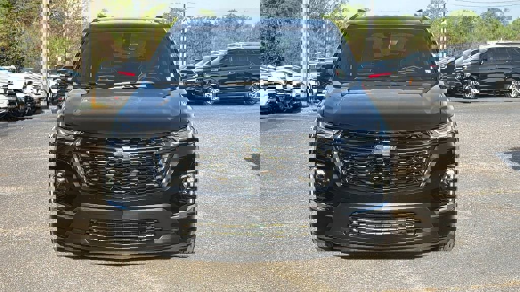 Certified 2023 Chevrolet Traverse Premier w/ Redline Edition image 2