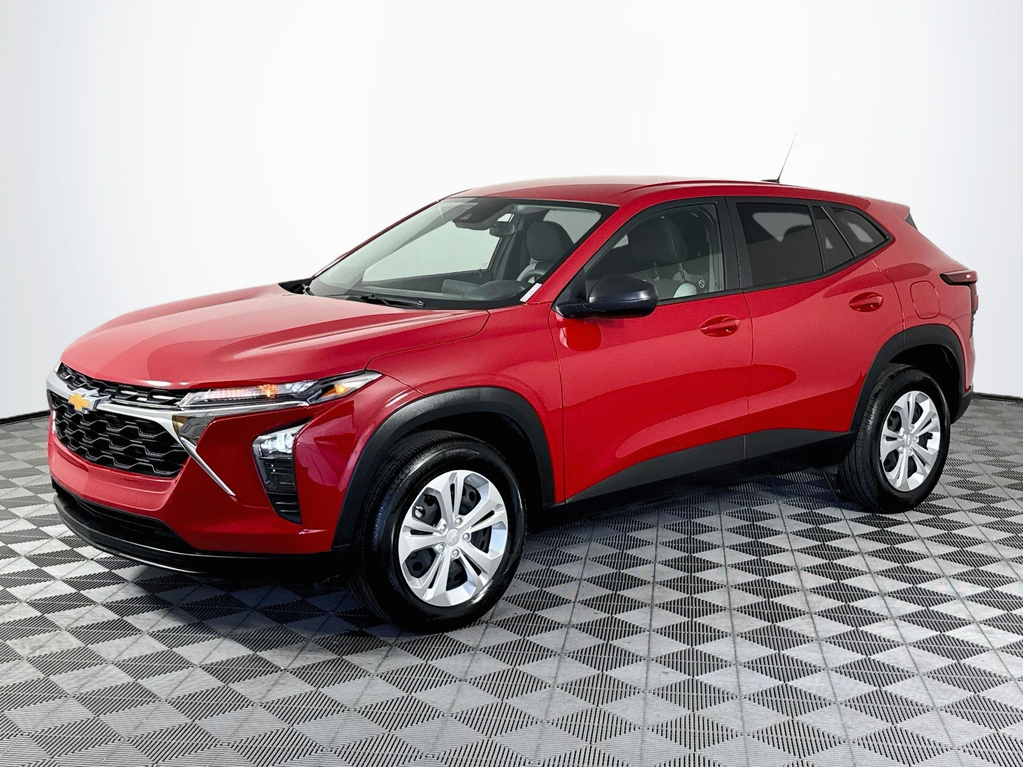 Used 2026 Chevrolet Trax LS FWD image 4