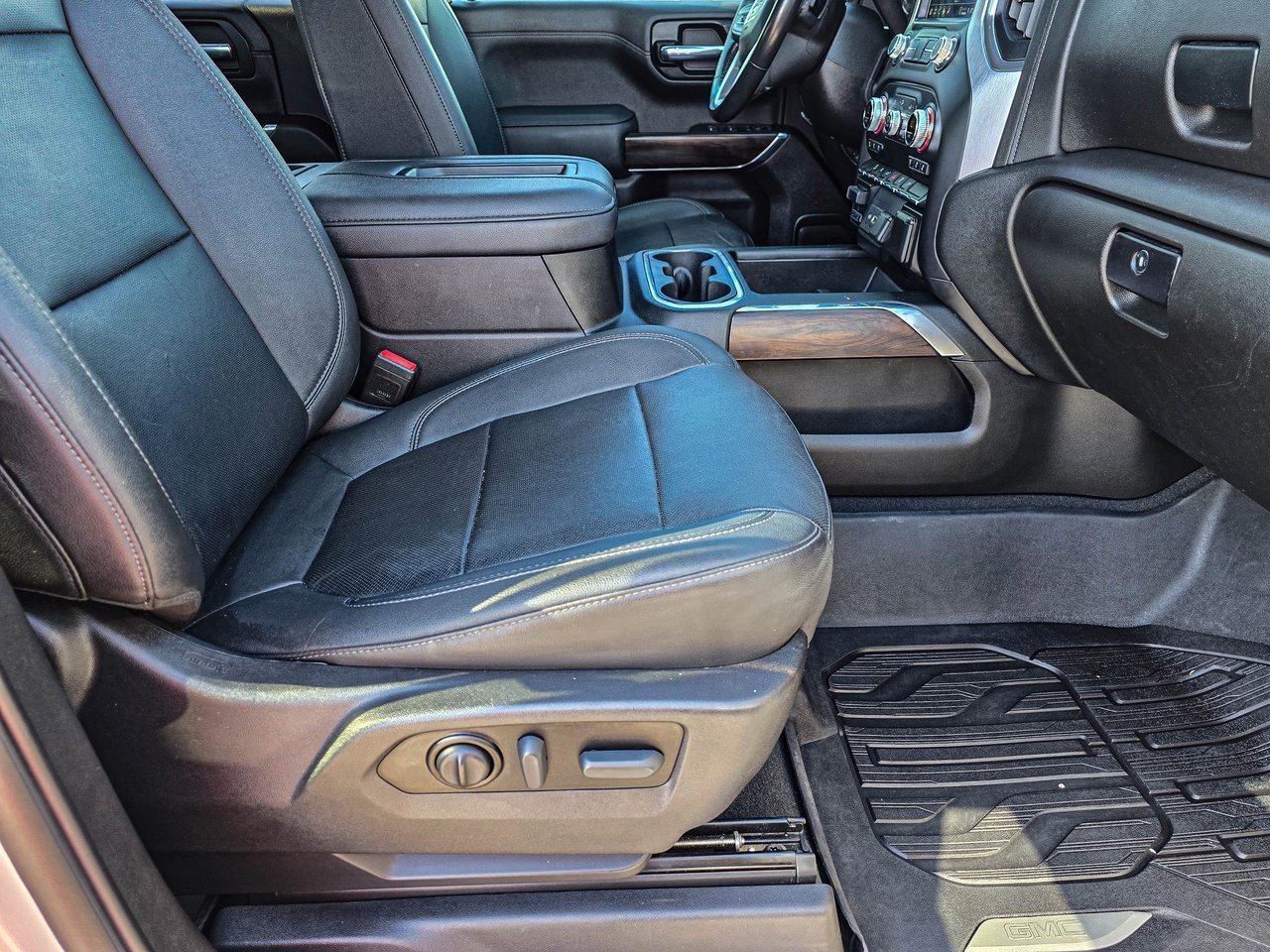 Used 2021 GMC Sierra 1500 SLT image 44