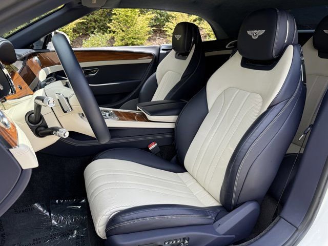 Used 2023 Bentley Continental GT V8 image 17
