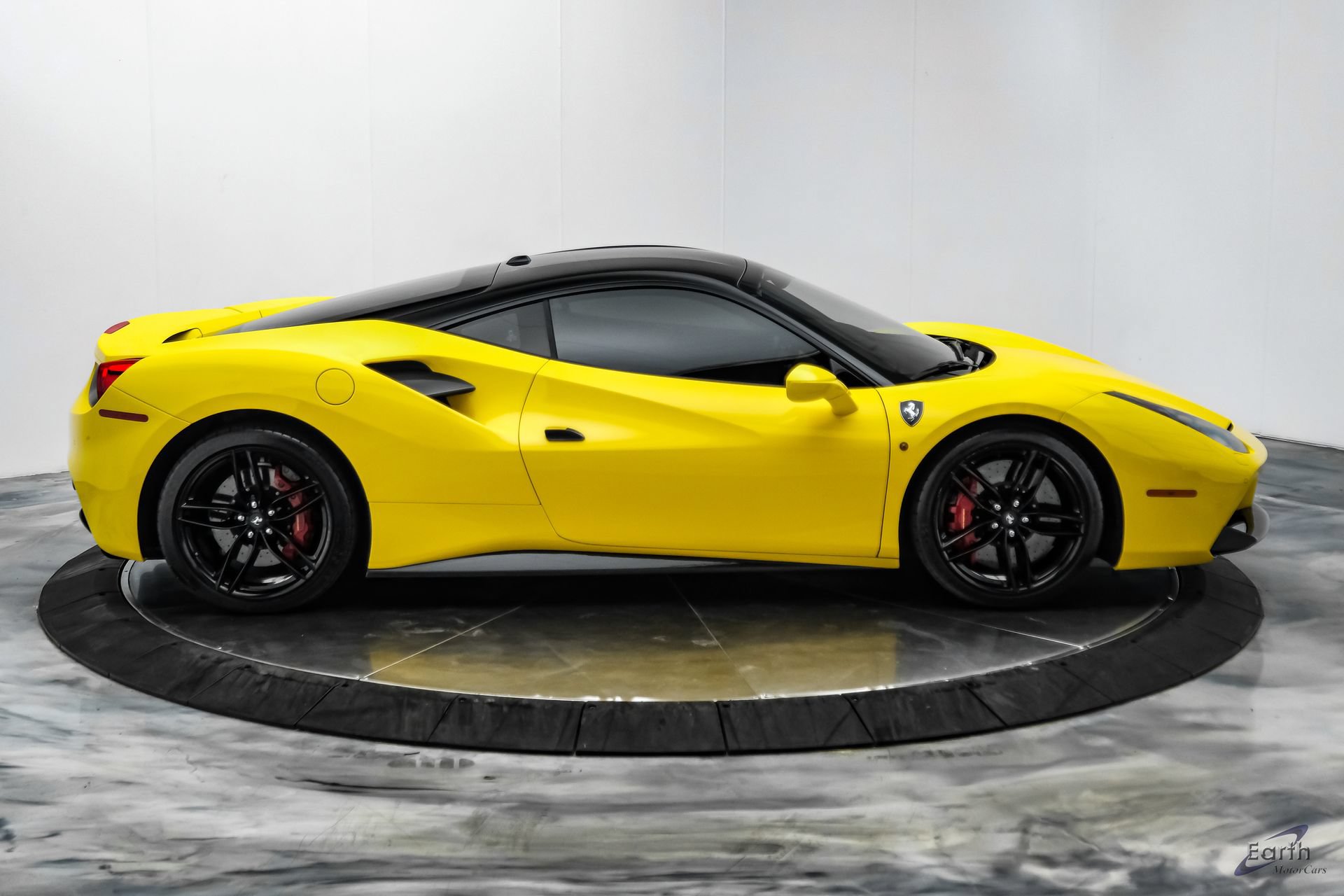 Used 2019 Ferrari 488 GTB RWD image 26