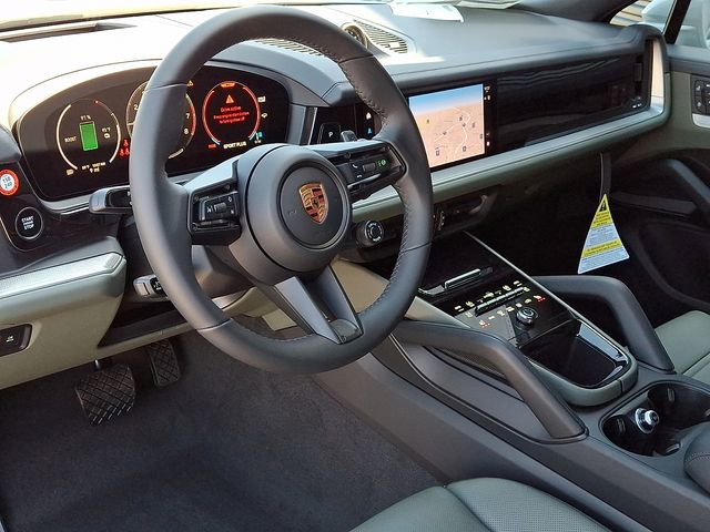 New 2026 Porsche Cayenne E-Hybrid Coupe AWD/4WD image 4