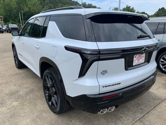New 2026 Chevrolet Traverse RS image 3