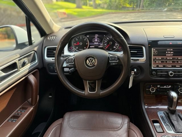 Used 2013 Volkswagen Touareg TDI AWD/4WD image 21