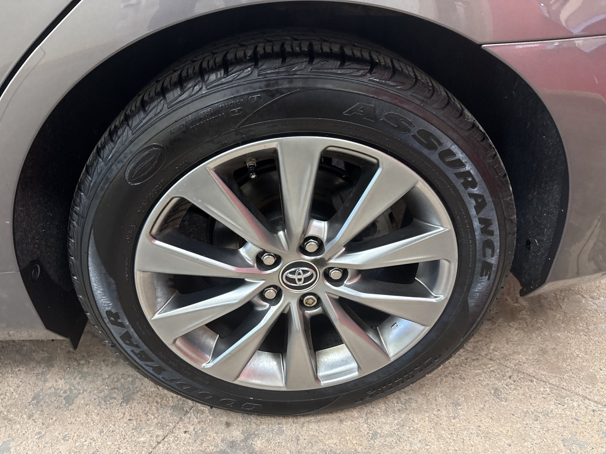 Used 2015 Toyota Camry XLE FWD image 9