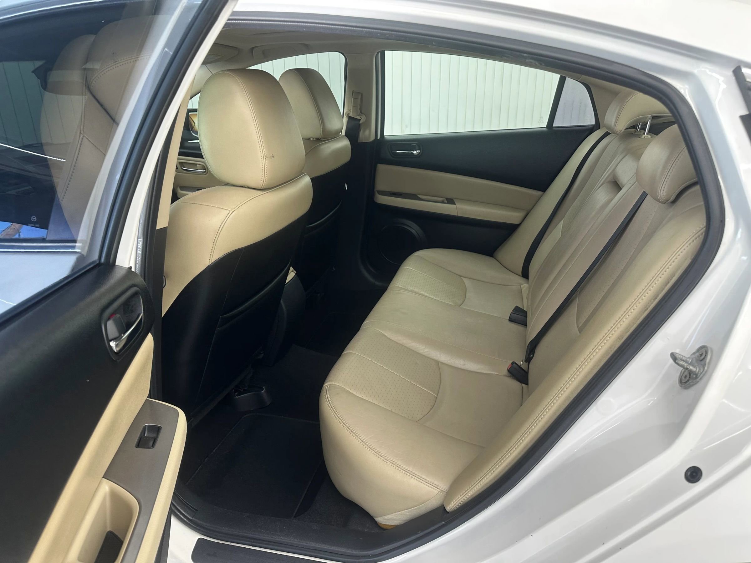 Used 2009 MAZDA MAZDA6 s Grand Touring w/ Moonroof & Bose Pkg image 11