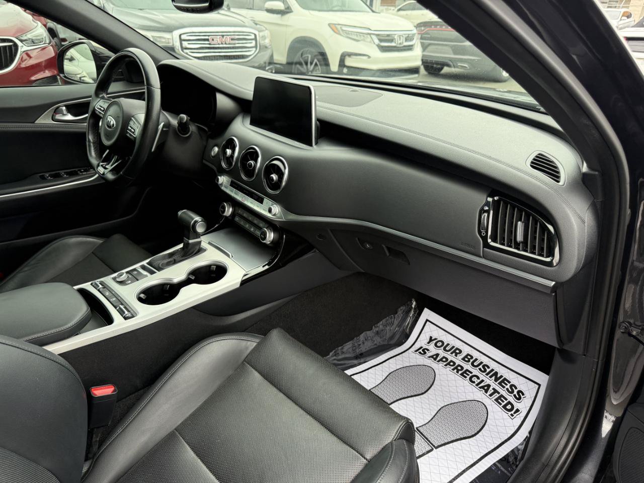 Used 2019 Kia Stinger GT1 RWD image 12