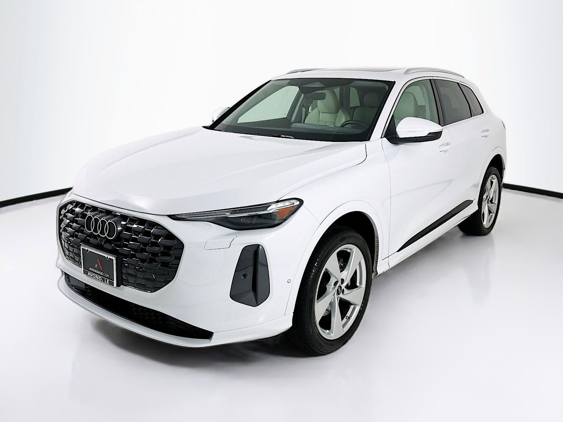 Used 2025 Audi Q5 Premium Plus AWD/4WD image 3