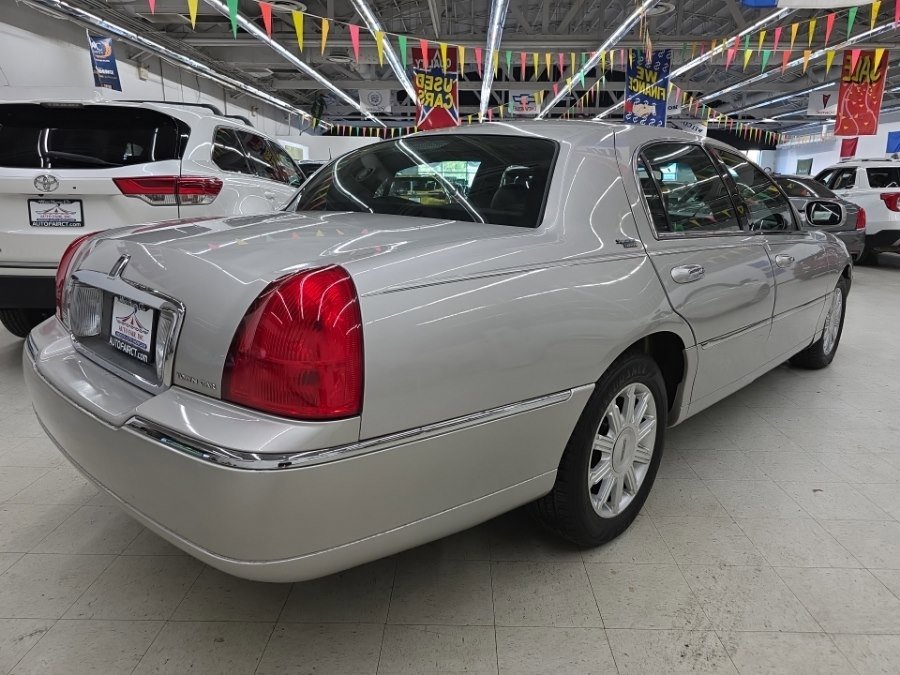 Used 2008 Lincoln Town Car Signature Limited RWD image 6