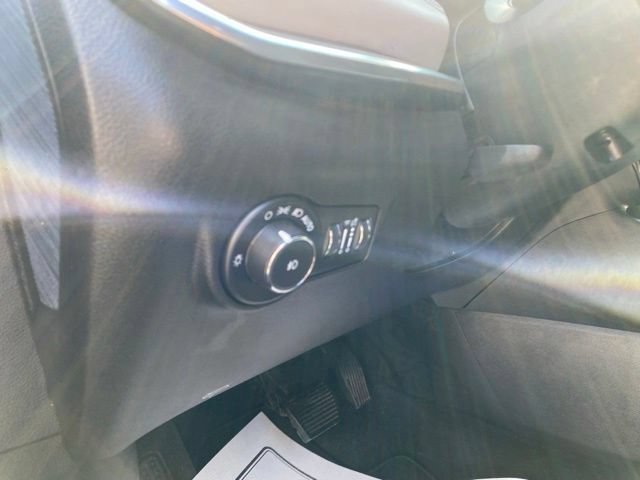 Used 2023 Jeep Compass Limited w/ Sun and Sound Group AWD/4WD image 23