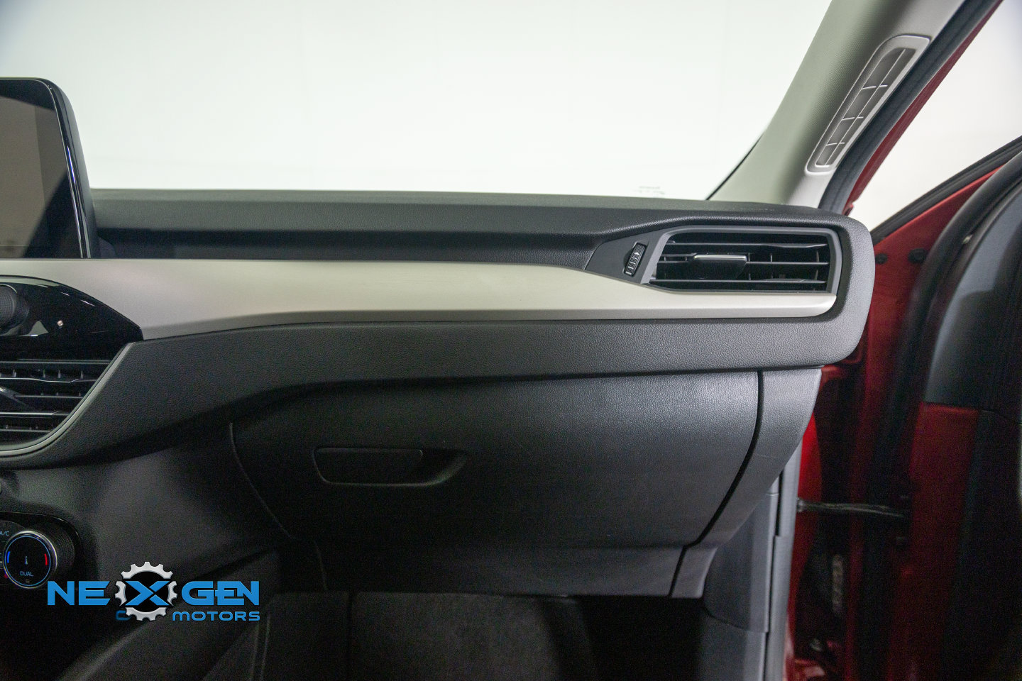 Used 2022 Ford Escape SE w/ SE Sport Appearance Package FWD image 46