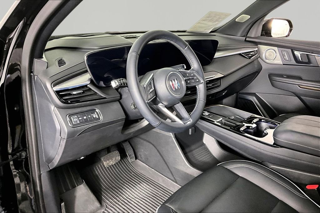 Certified 2025 Buick Enclave Avenir FWD image 16
