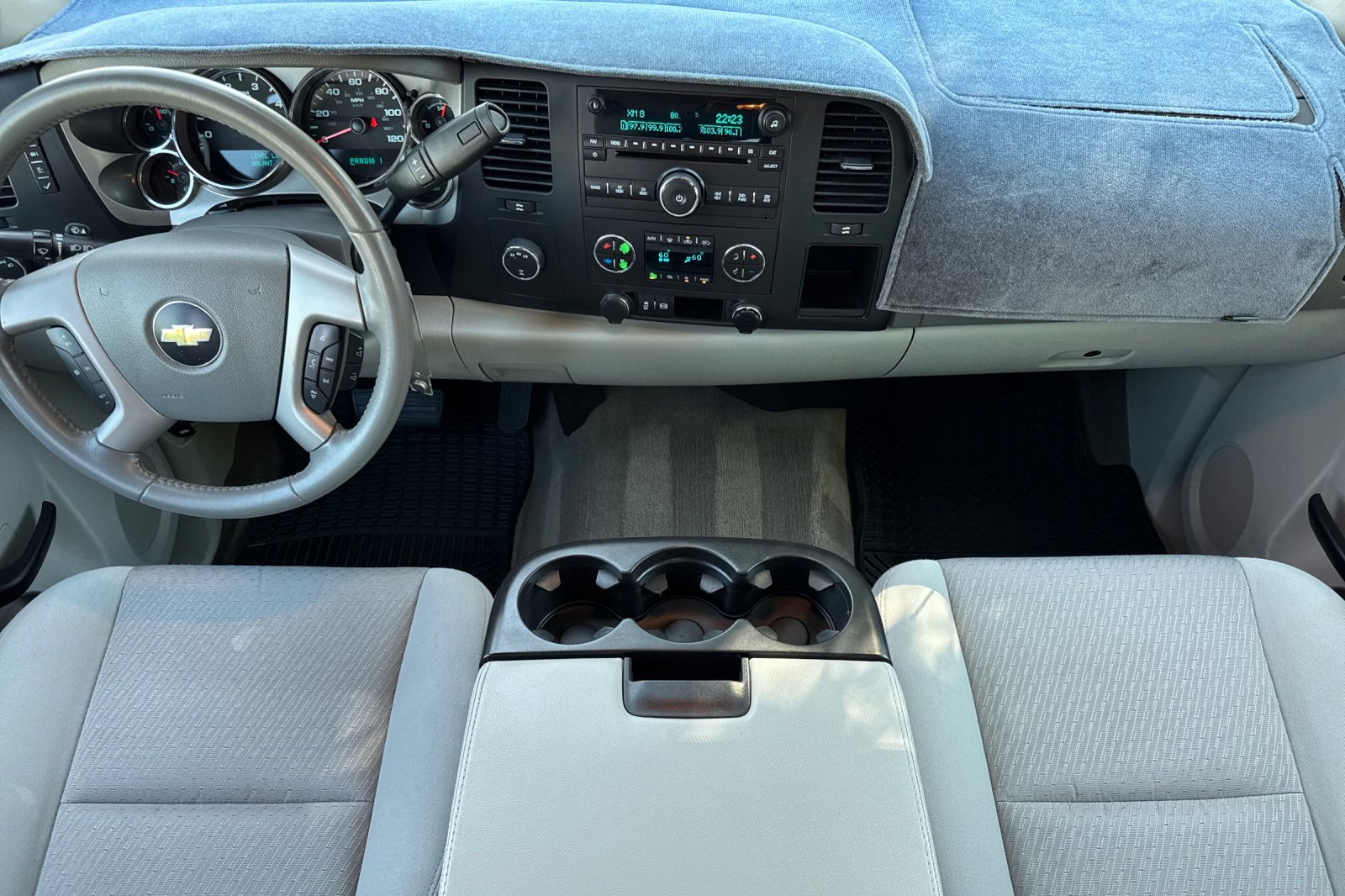 Used 2014 Chevrolet Silverado 2500 LT w/ Custom Sport Truck Package AWD/4WD image 13