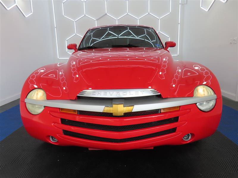 Used 2004 Chevrolet SSR w/ Preferred Equipment Group RWD image 2
