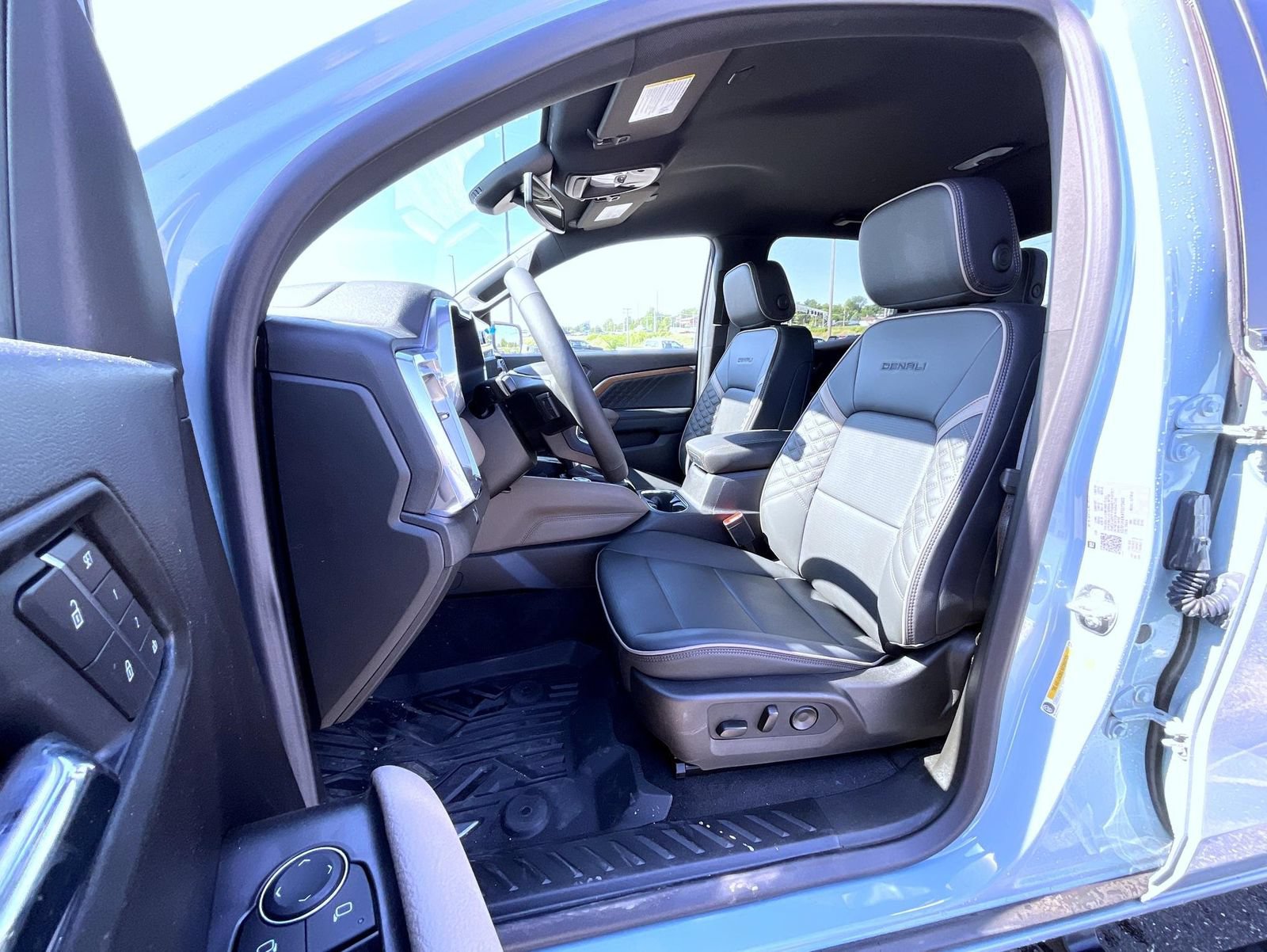 New 2026 GMC Canyon Denali AWD/4WD image 10
