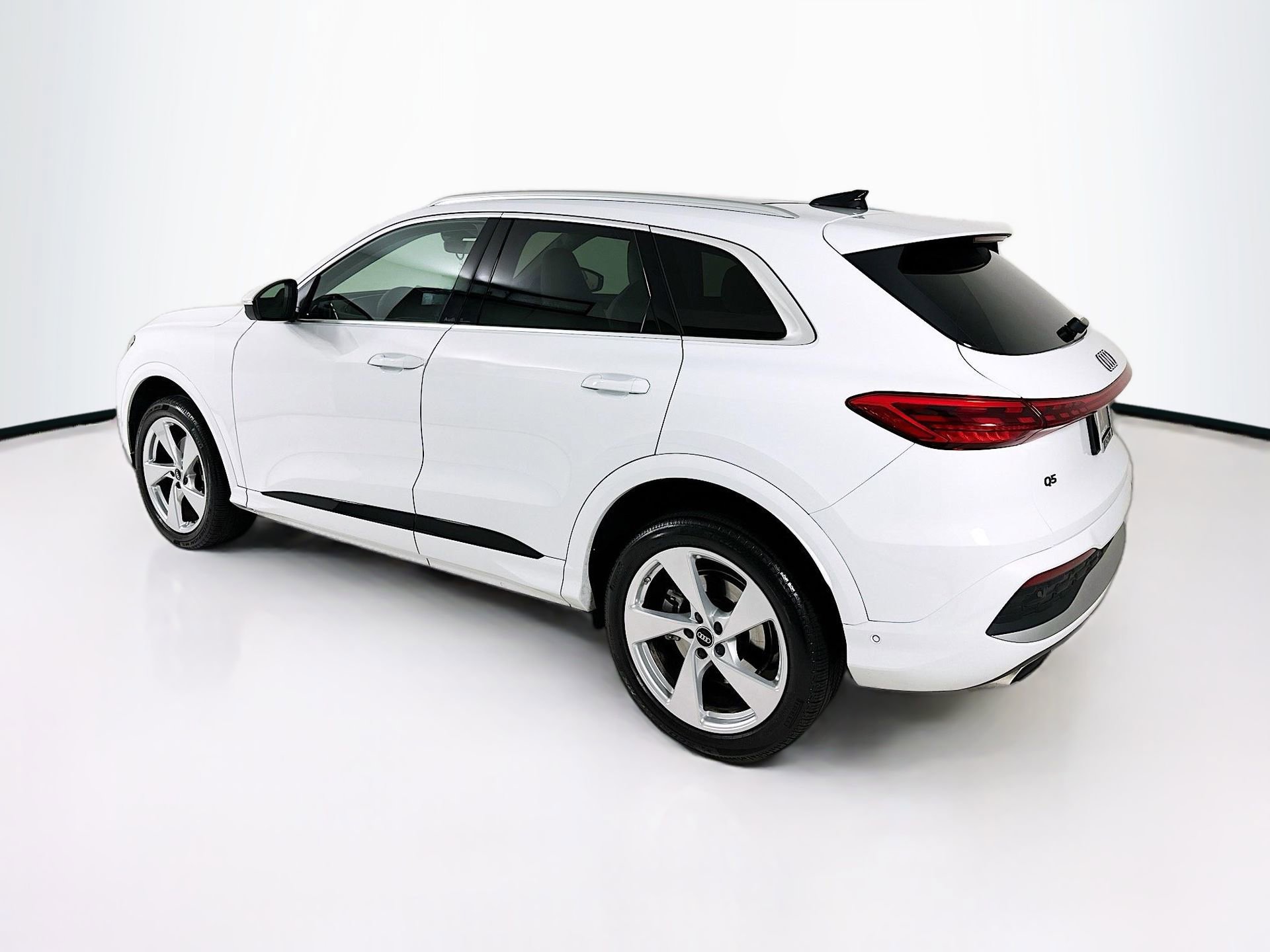 Used 2025 Audi Q5 Premium Plus AWD/4WD image 6
