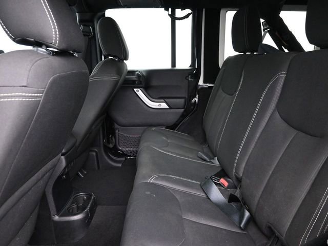 Used 2016 Jeep Wrangler Unlimited Rubicon w/ Connectivity Group image 19