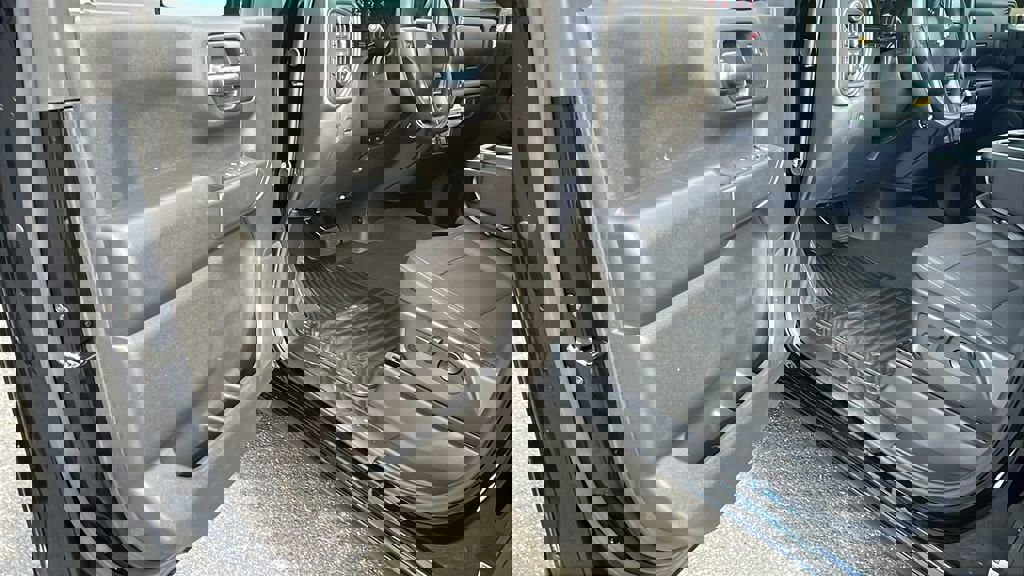 New 2025 Chevrolet Silverado 1500 Custom image 10