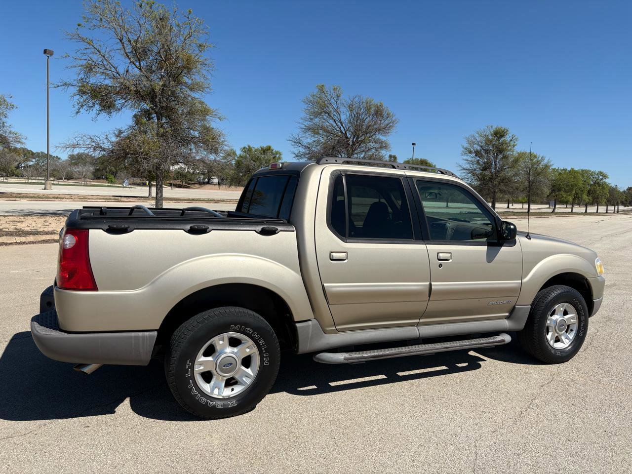 Used 2001 Ford Explorer Sport Trac 2WD image 52